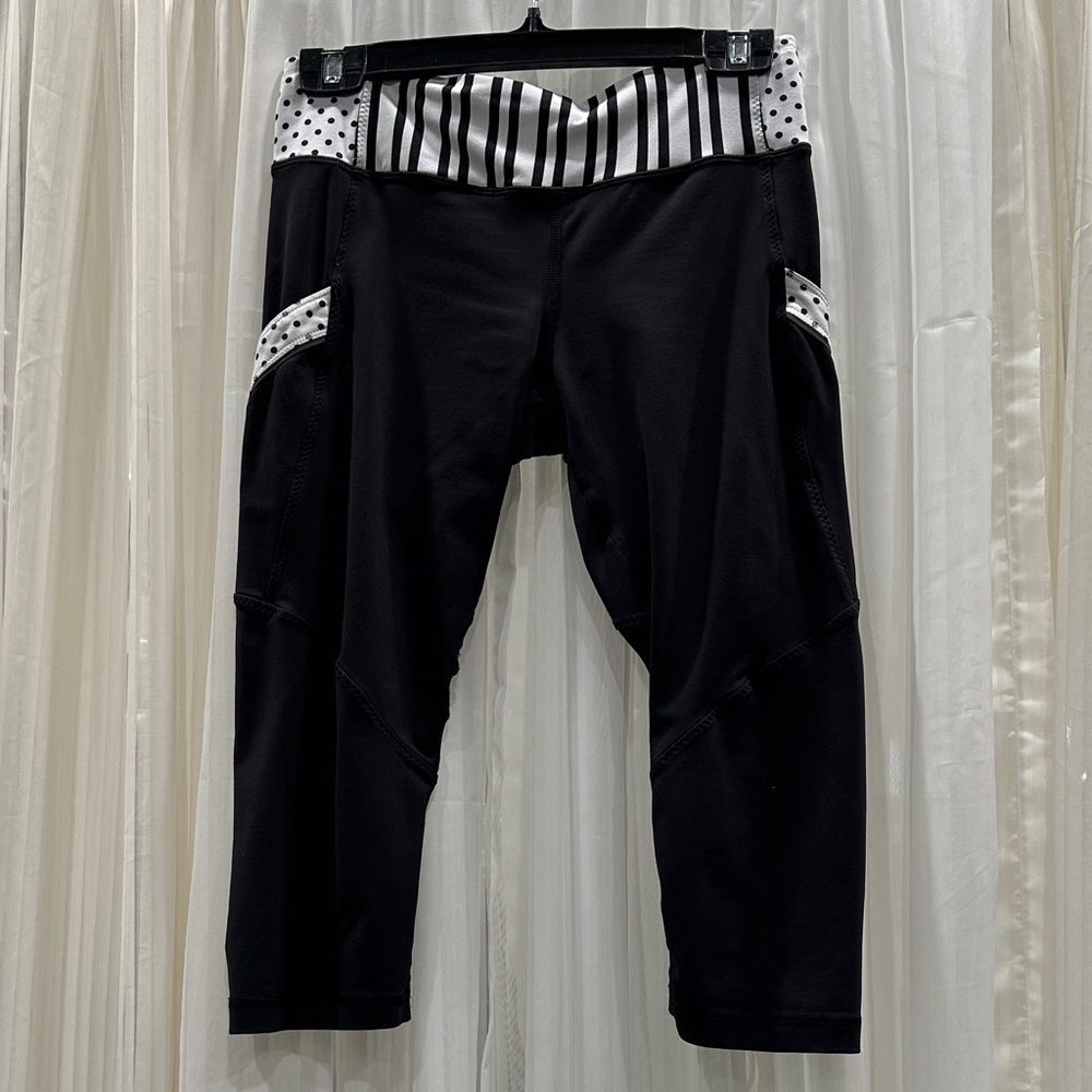 #118 Lululemon Athletica Black and White Capris